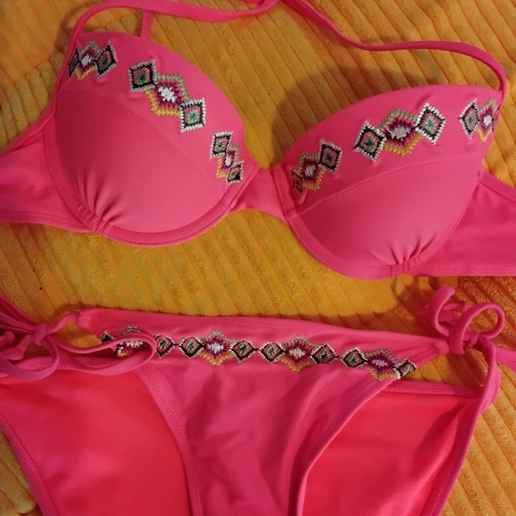 COPY - Hollister Neon Pink Push Up Bakini - Picture 2 of 5